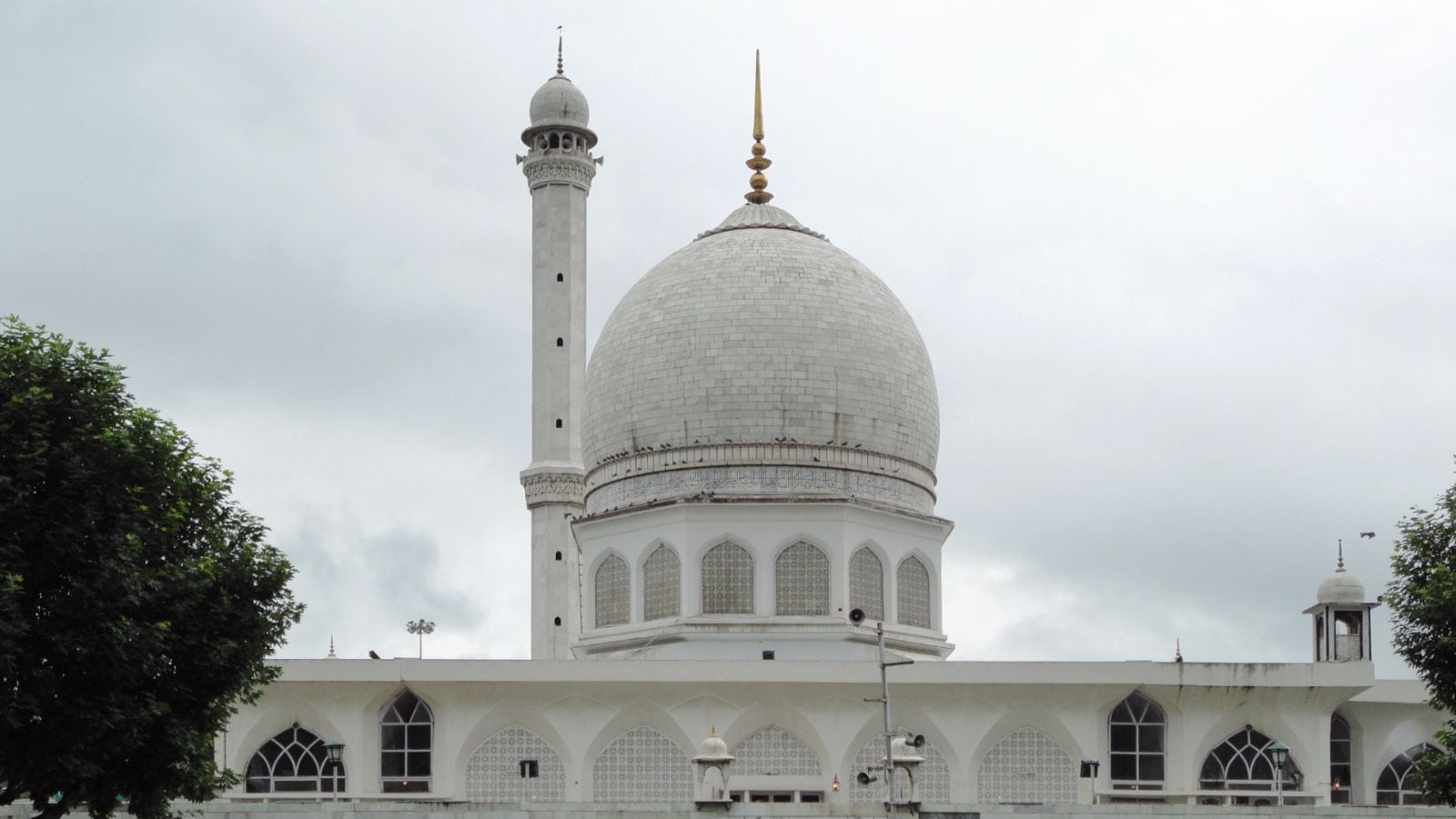 Plaque with Ashoka emblem in Srinagar’s Hazratbal vandalised, political row erupts in Valley | India News