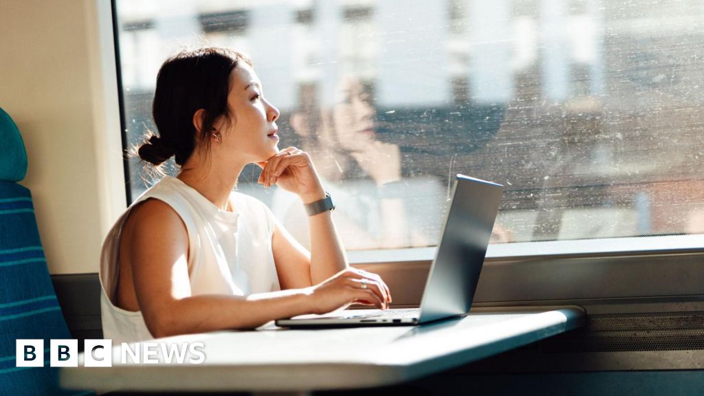 US firms pledge £150bn investment in UK, as Starmer hosts Trump