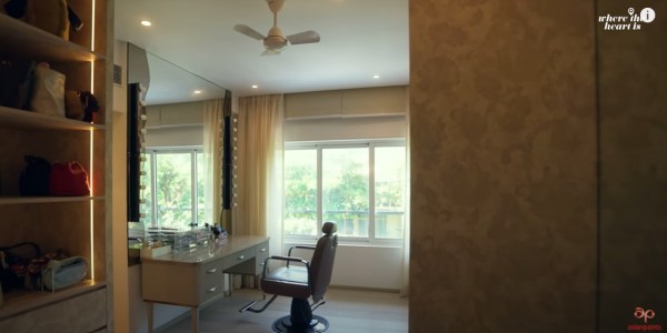 A picture of Ananya Panday's makeup room. (Photo: Asian Paints)