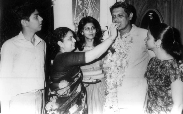 ACP Madhukar Zende, with family after arrest of Charles Sobhraj. (Express archive photo 8.4.86)