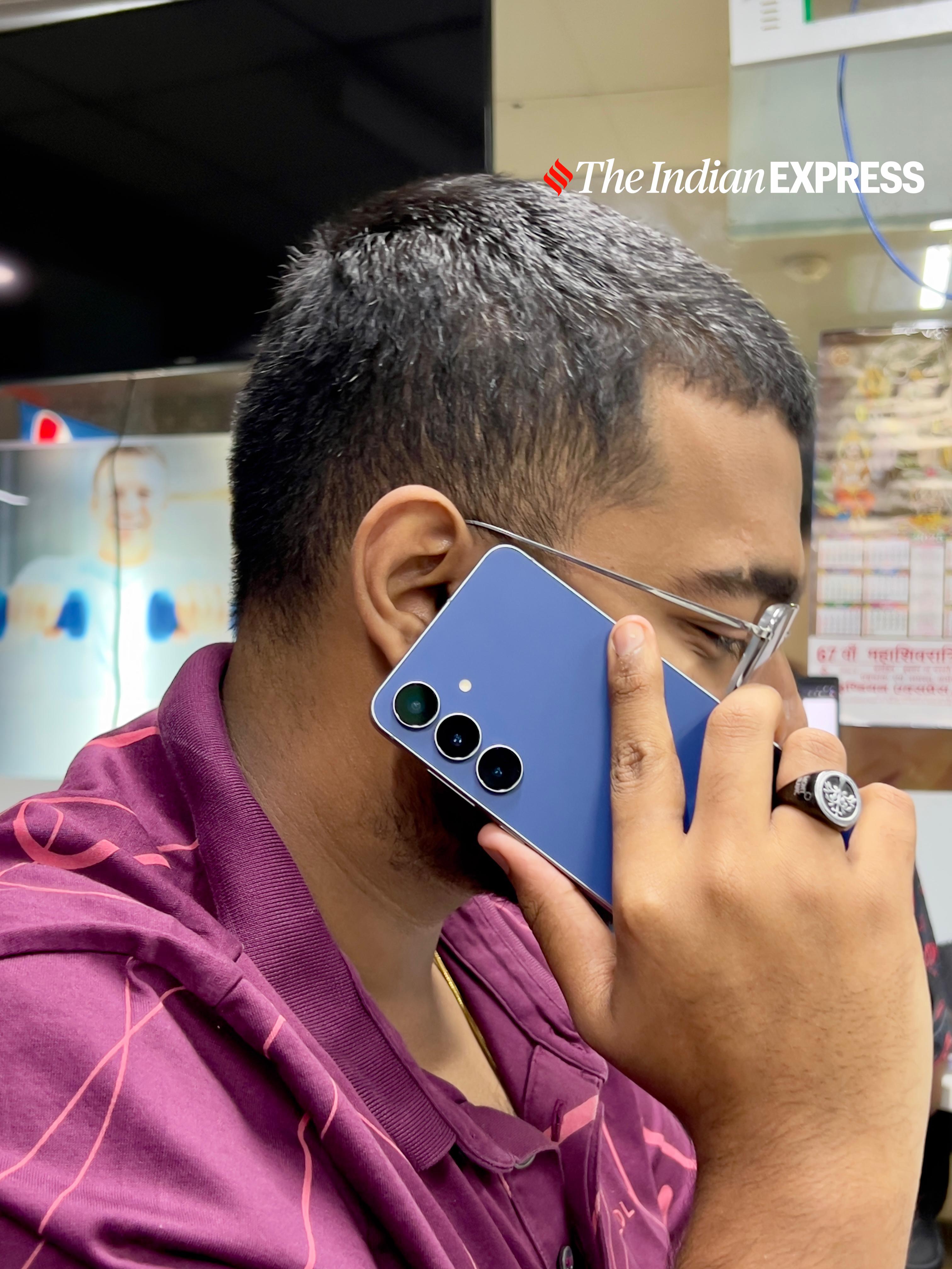 The slim, IP68-rated design feels premium and sits securely during long calls. (Image: Bijin Jose/The Indian Express)