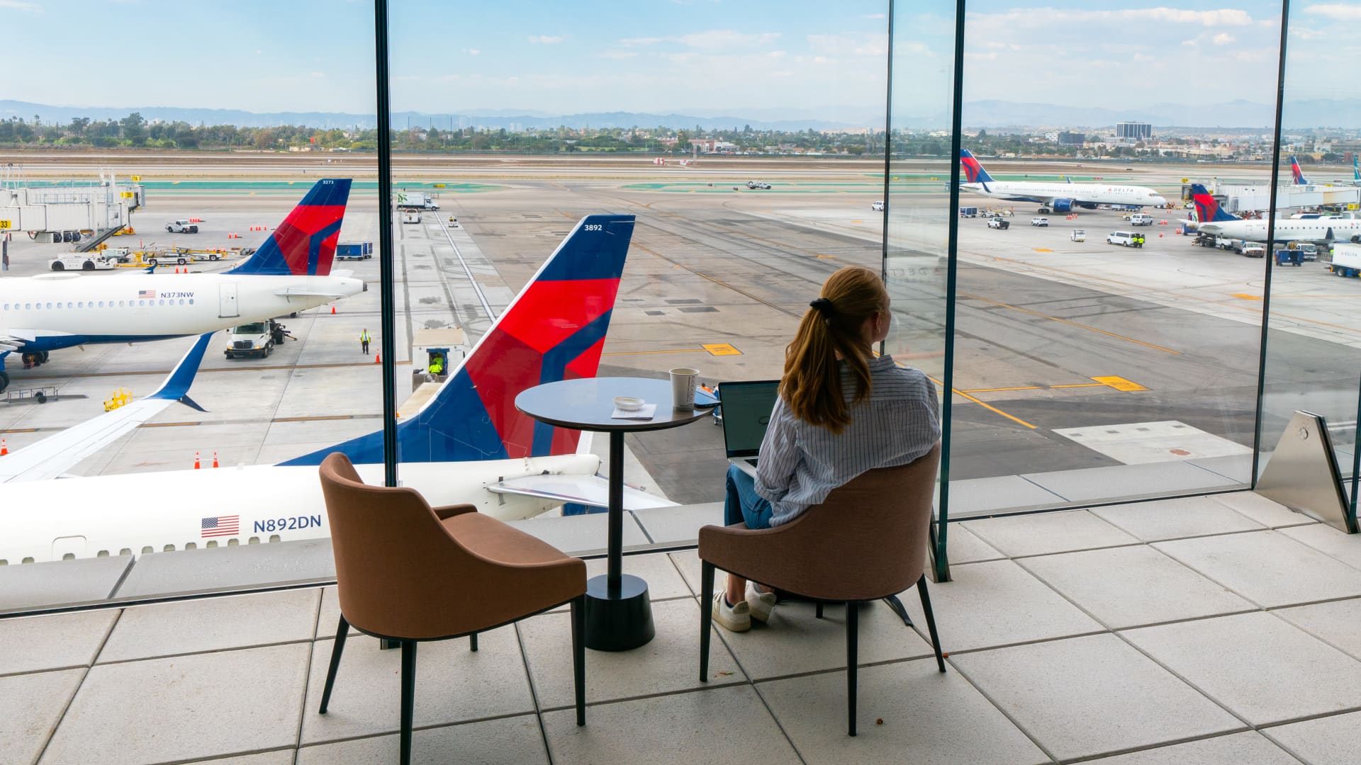 Delta premium travel set to overtake coach cabin sales next year