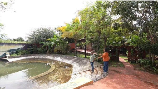 (Photo: Farah Khan/YouTube)