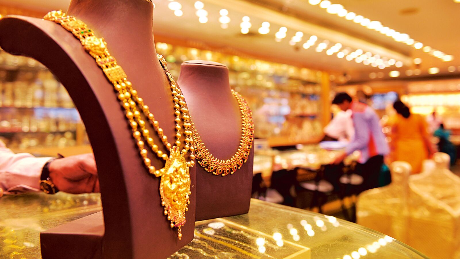 Gold price today: MCX gold rate crashes to ₹128,000; silver rates down by ₹327 on Diwali 2025. Opportunity to buy?