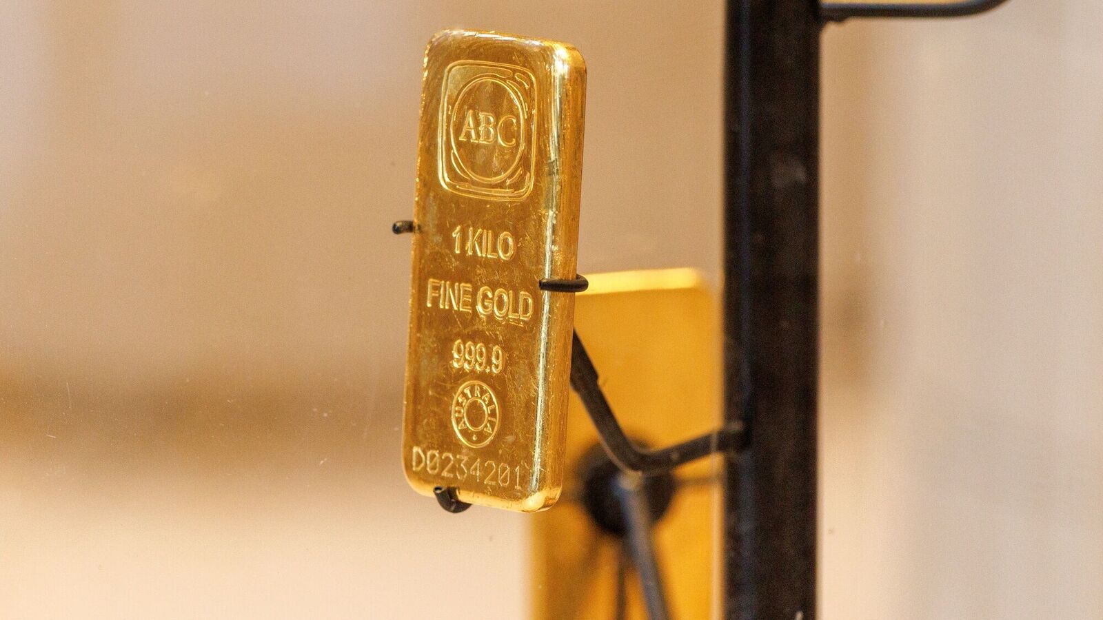 Gold price today: Rates drop 1.5% to $4,047/oz on Comex as investors book profits after record rally — Details here