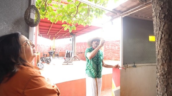 (Photo: Farah Khan/YouTube)