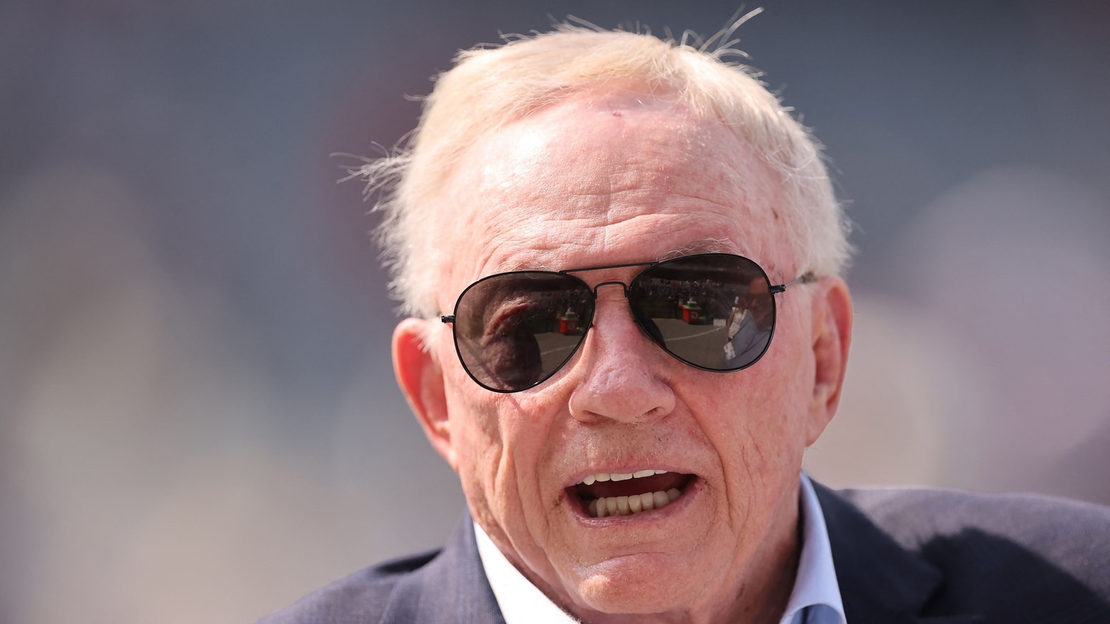 Jerry Jones ‘middle finger’ video: Shocking moment costs Dallas Cowboys owner $250,000 in fine