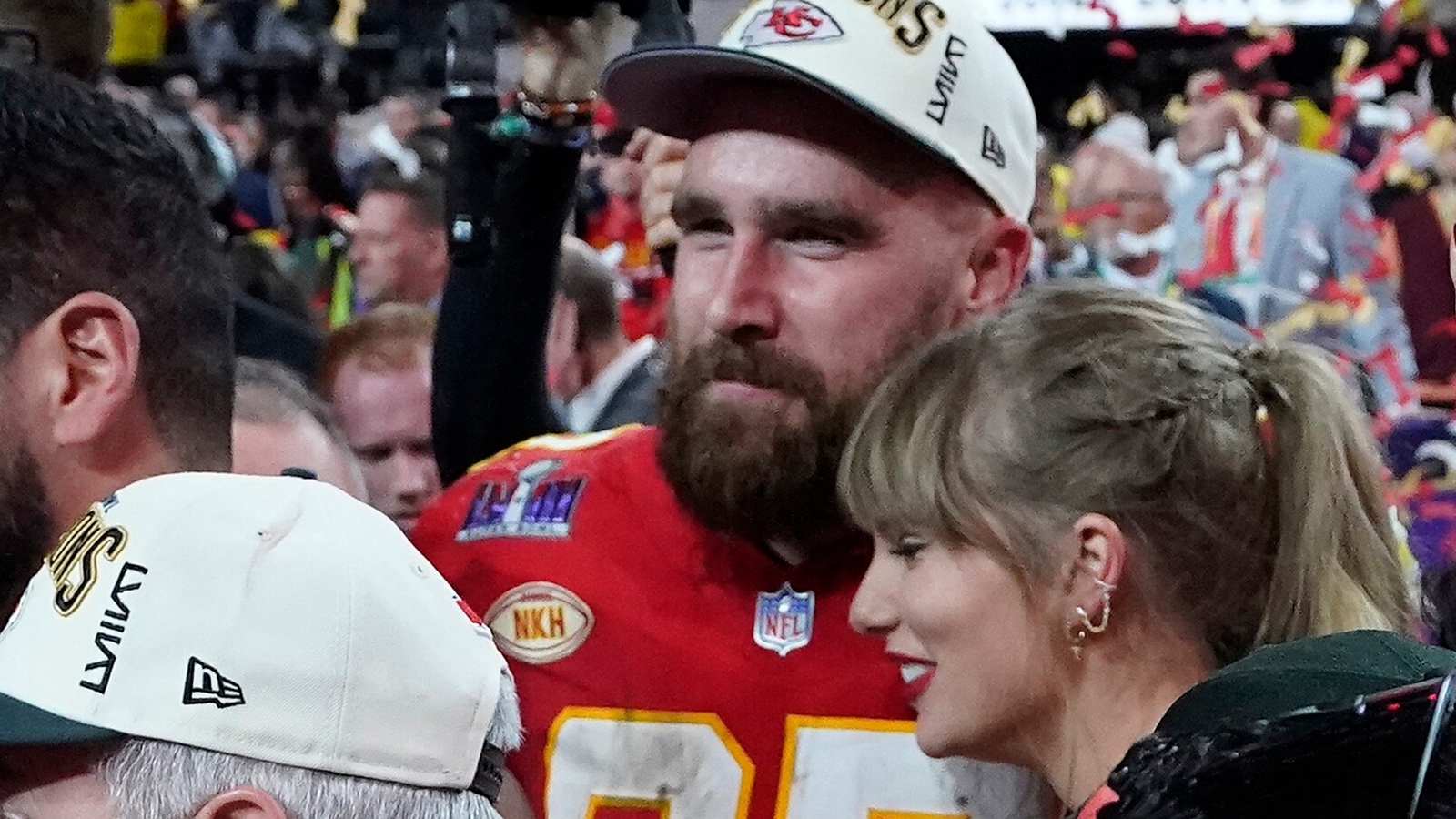 Taylor Swift at Chiefs vs Commanders game to support Travis Kelce? What we know