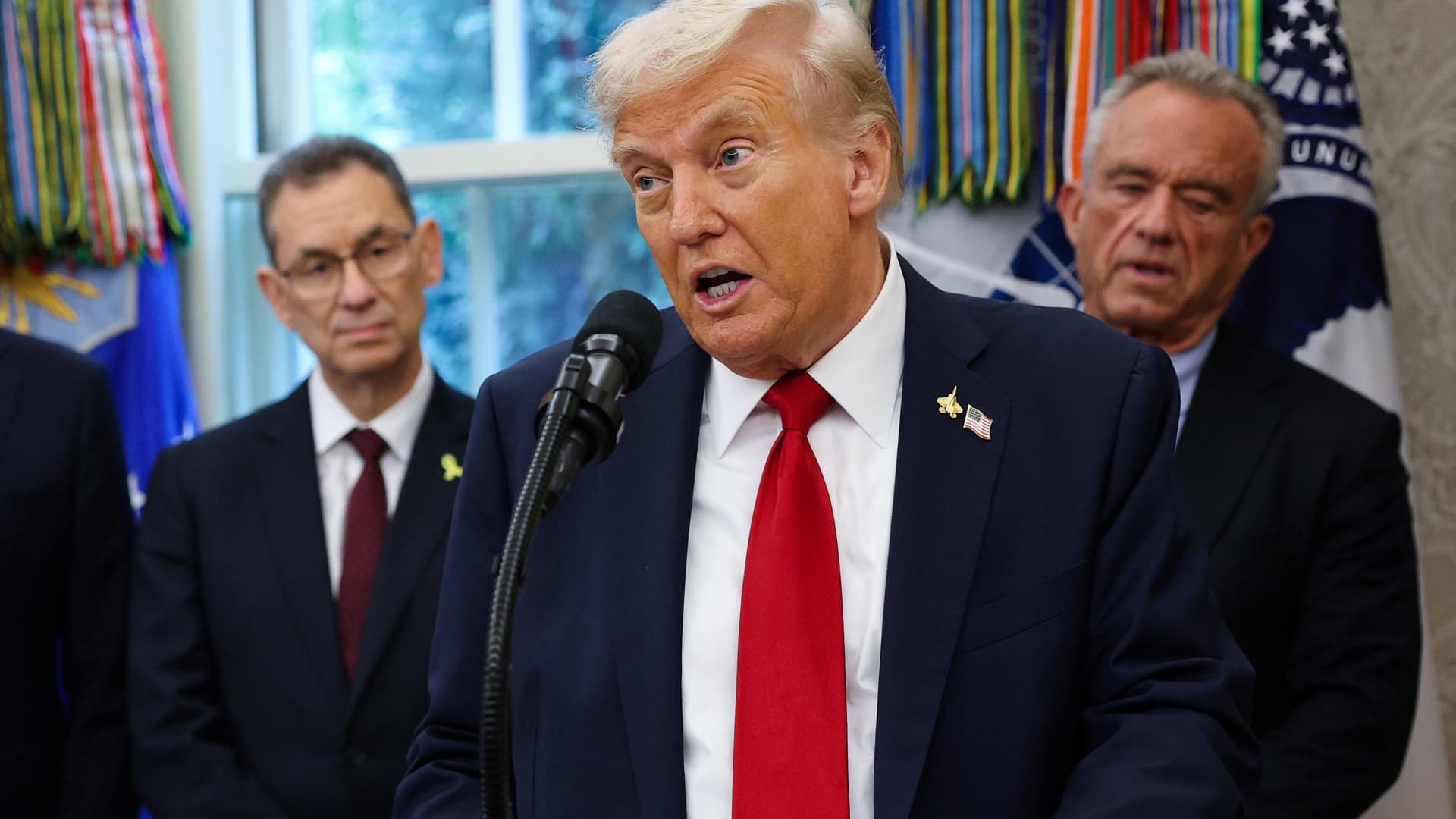 Trump, Pfizer announce agreement to lower U.S. drug prices