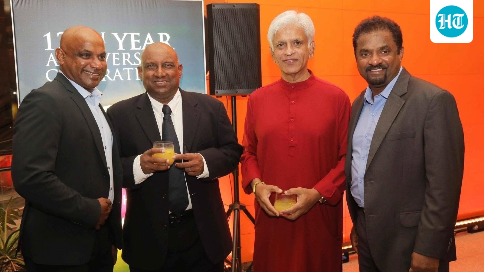 Arjuna Ranatunga unrecognisable in photo with Jayasuriya, Muralitharan, de Silva; fans shocked: ‘Is he the one in red?’