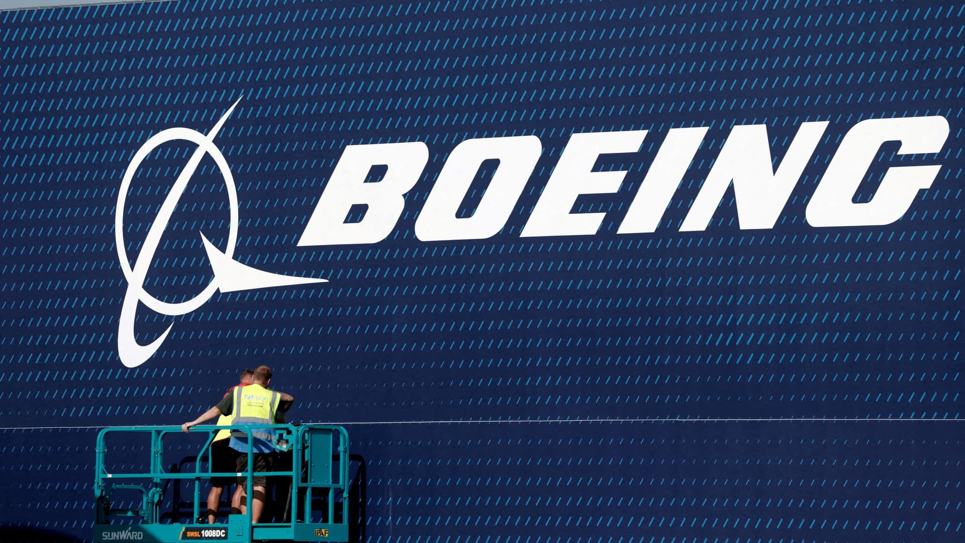 Boeing defense workers approve new contract, ending more than 3-month strike