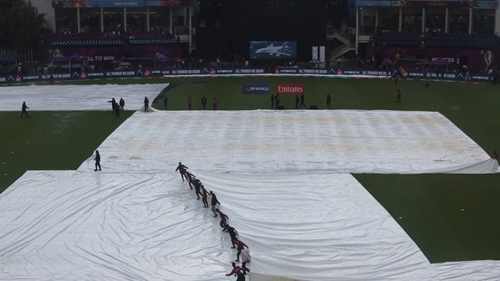 India vs South Africa Live Score, Women’s World Cup Final: Drizzle returns, covers back on as players wait