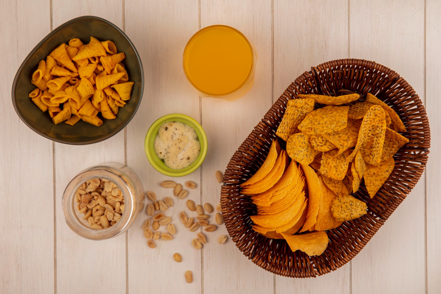 Indian snacks get stuck in between teeth, making it an ideal environment for cavities to grow. (Picture credit: Freepik)