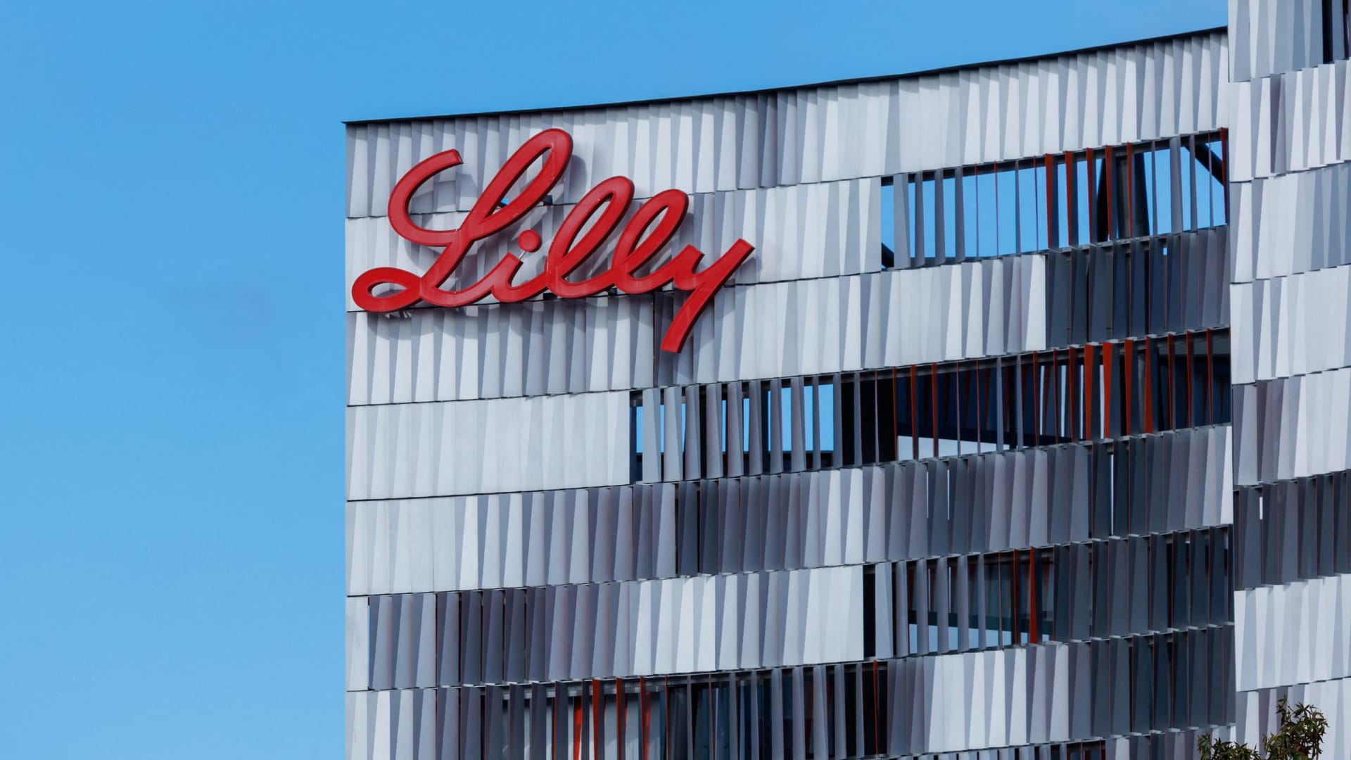 Eli Lilly’s weight loss drug retatrutide clears first late-stage study
