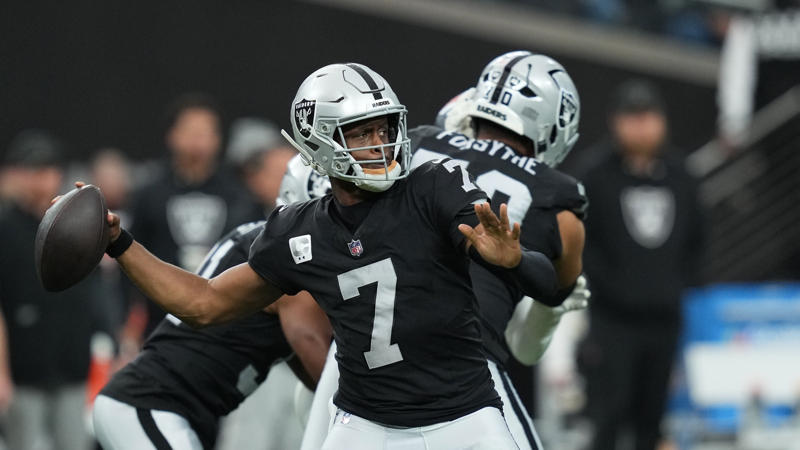 Geno Smith finger injury: What happened to Raiders QB? Kenny Pickett steps in vs Denver Broncos