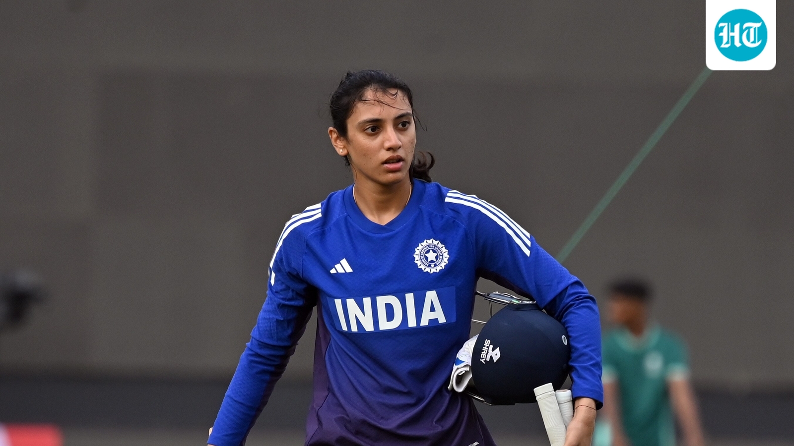 Smriti Mandhana makes first public appearance after calling off wedding with Palash Muchhal