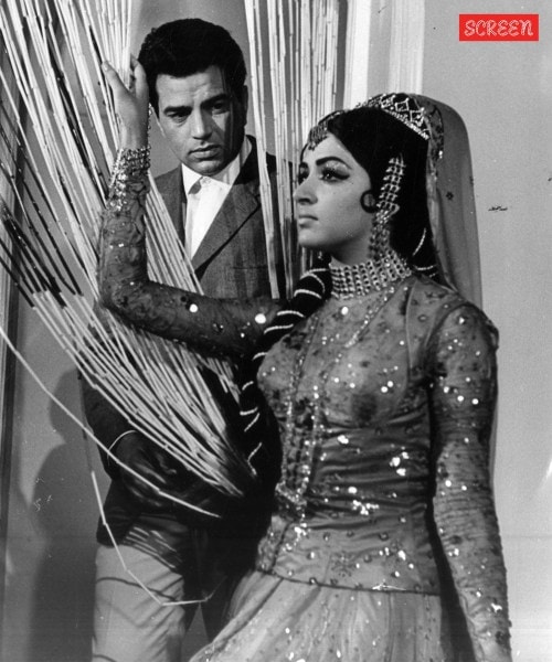 Dharmendra and Hema Malini first worked together in Sharafat