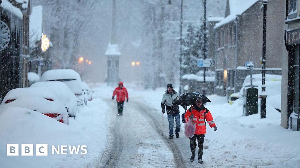 Storm Goretti approaches UK as Met Office issues new snow and ice warnings