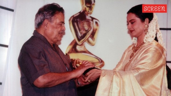 Rekha with her father Gemini Ganesan