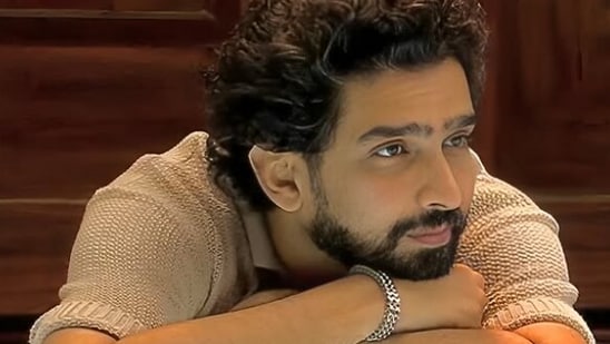 Amaal Mallik reveals South composers get 5 times more than Bollywood| Entertainment News