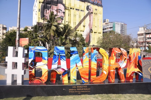 Nagi is an award-winning, internationally acclaimed artist with over 800 murals and over 150 exhibitions worldwide.