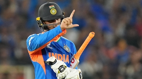 De Villiers tells Abhishek Sharma not to suffocate under pressure, points to Virat Kohli’s process: ‘Embrace & love it’