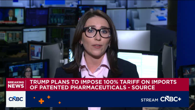 Trump administration prepares up to 100% pharmaceutical tariffs on some imported drugs