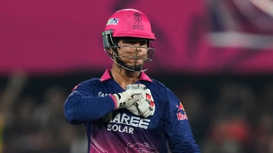 Shashi Tharoor can’t keep calm, Congress MP runs out of superlatives after ‘rare generational talent’ smashes RCB